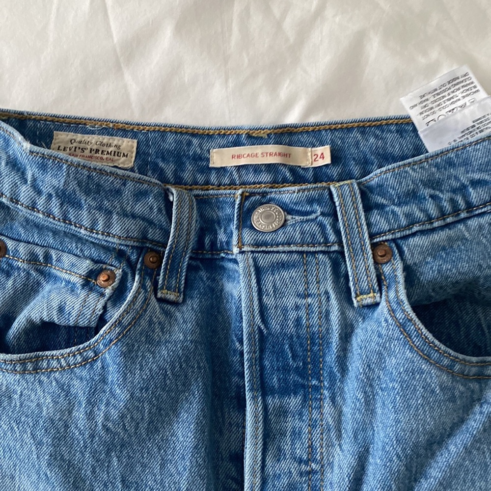 Exact jeans only worn twice. - Picture 4 of 8
